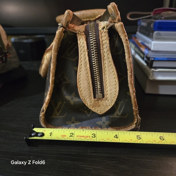 Authentic Louis Vuitton Popincourt Monogram Hand Bag - Picture 16 of 16